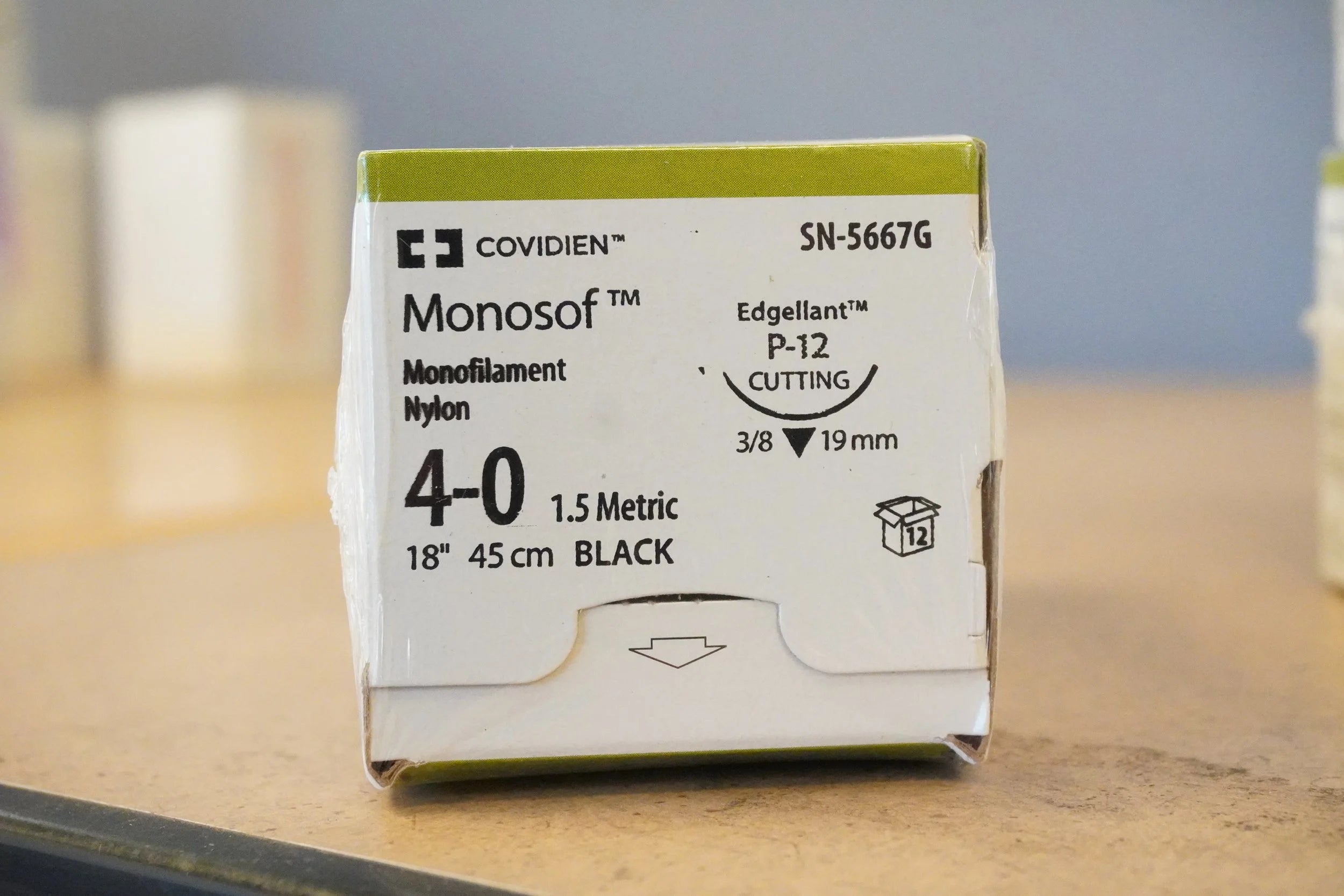 Covidien | SN-5667G | Monosof Monofilament Nylon 4-0 1.5 Metric 18" 45cm BLACK