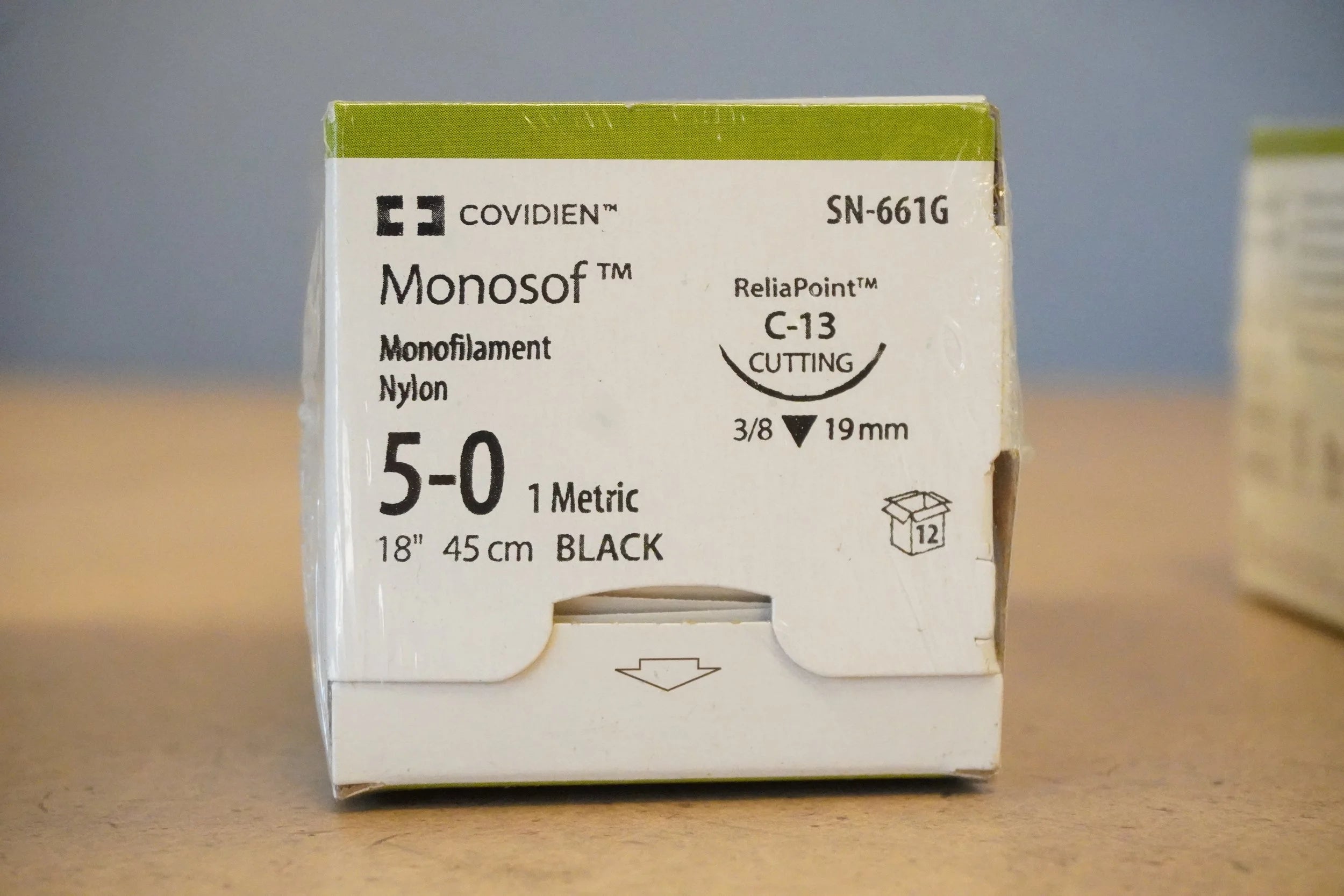 Covidien | SN-661G | Monosof Monofilament Nylon 5-0 1 Metric 18" 45cm BLACK