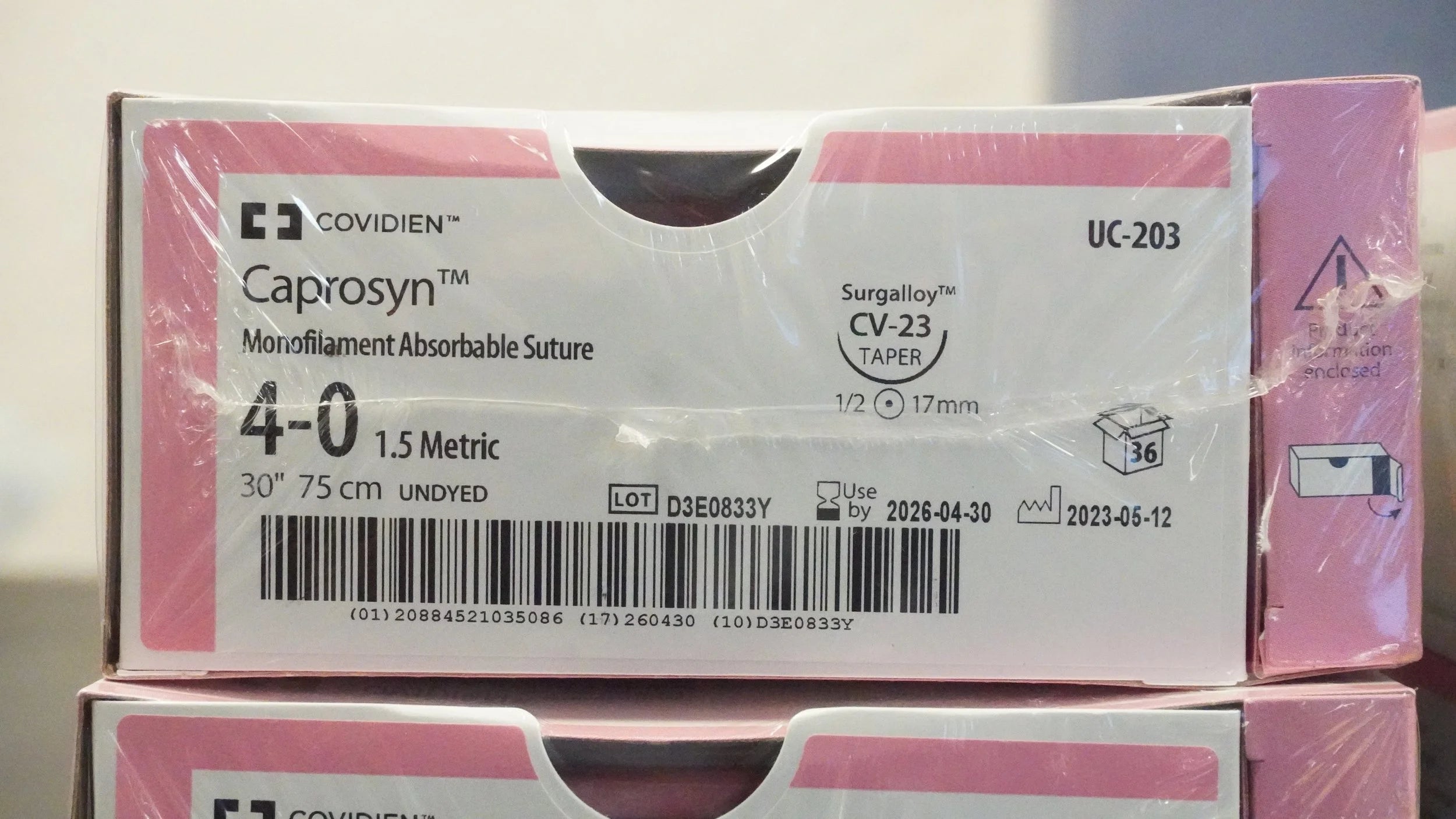 Covidien | UC-203 | Caprosyn Monofilament Absorbable Suture 4-0 1.5 Metric 30" 75cm UNDYED