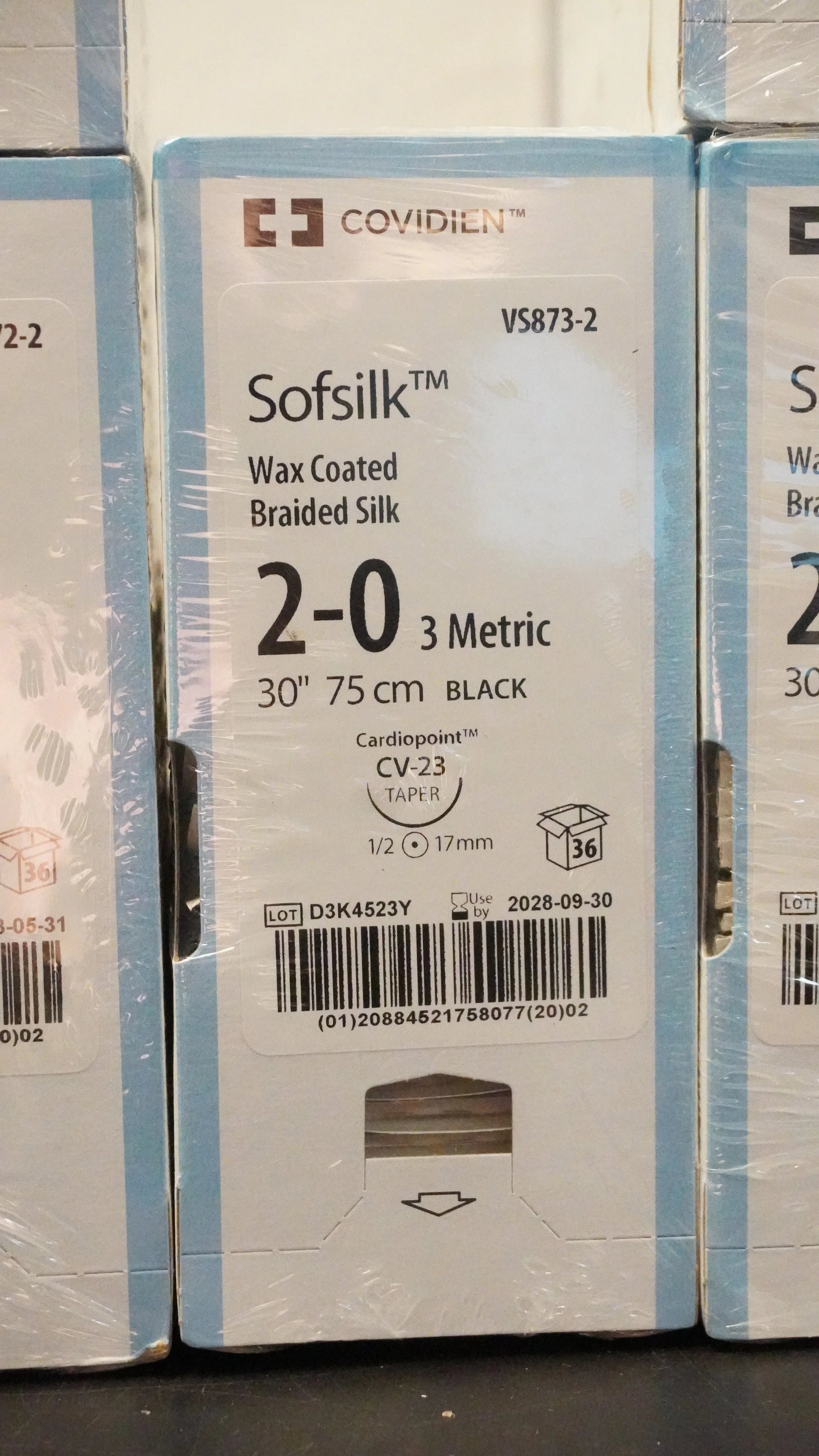 Covidien | VS873-2 | Softsilk Wax Coated Braided Silk 2-0 3 Metric 30" 75cm BLACK