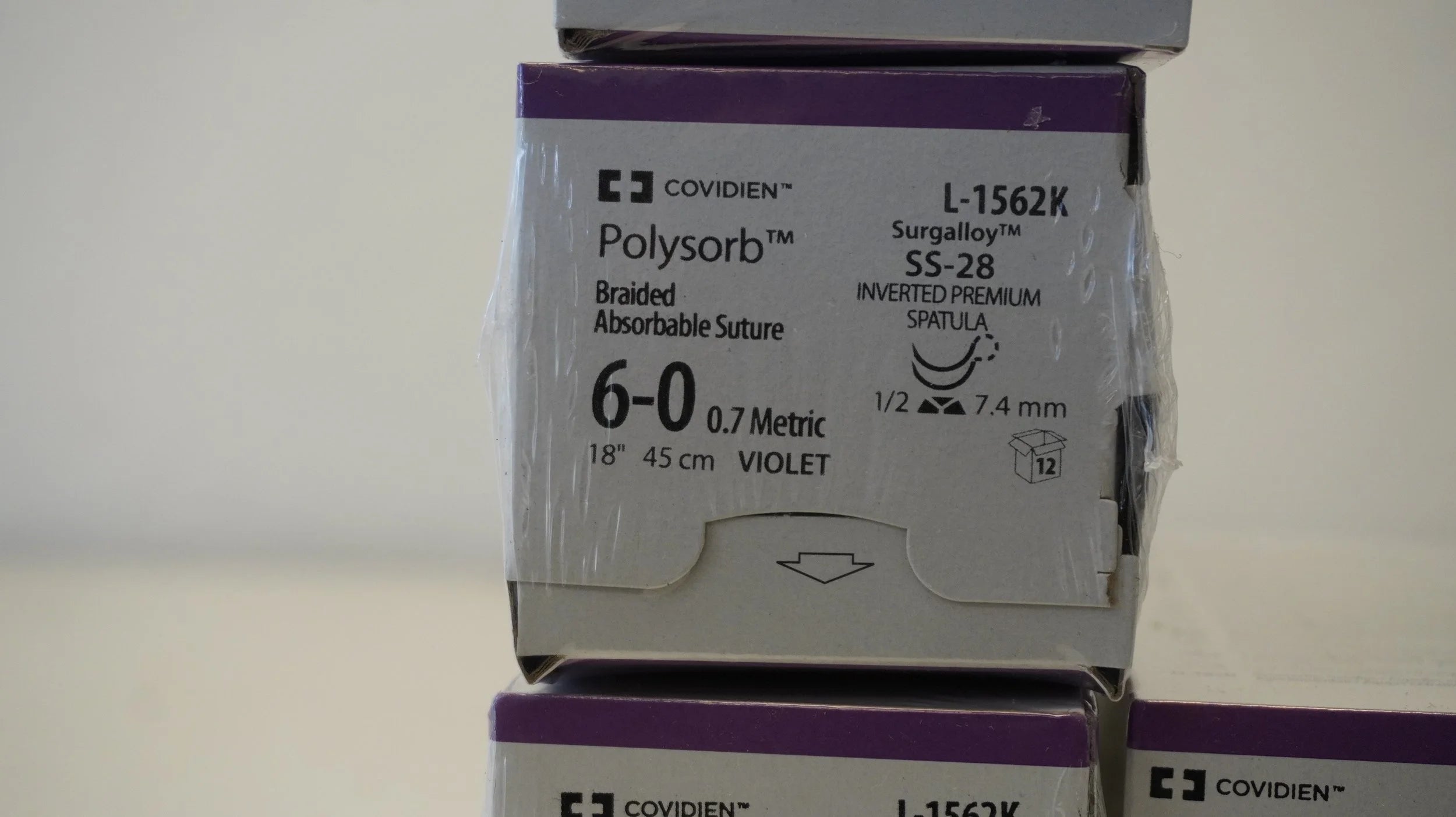 Covidien | L-1562K | Polysorb Braided Absorbable Suture 6-0 0.7 Metric 18" 45cm VIOLET