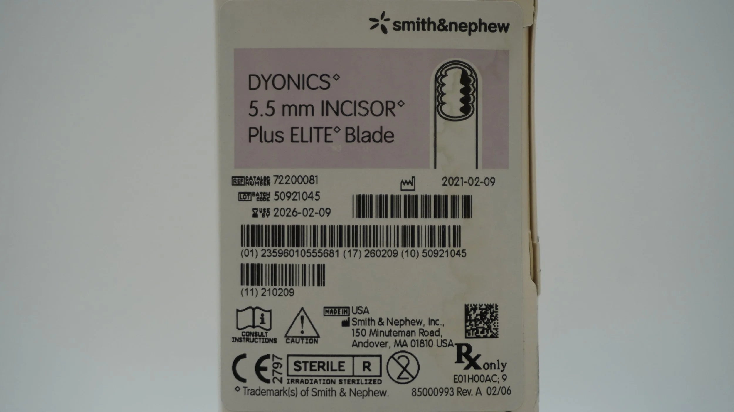 Smith & Nephew | 72200081 | DYONICS 5.5mm Incisor Plus ELITE Blade Blades