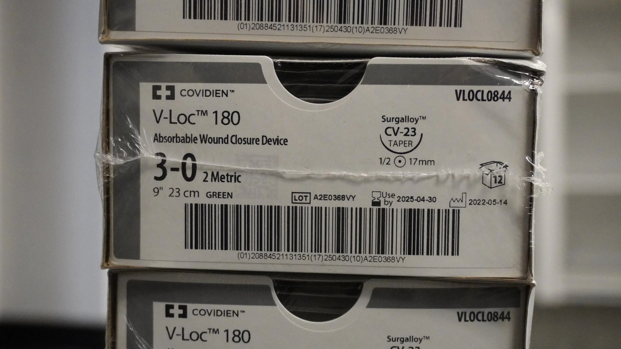 Covidien | VLOCL0844 | V-Loc 180 Absorbable Wound Closure Device 3-0 2 Metric 9" 23cm GREEN