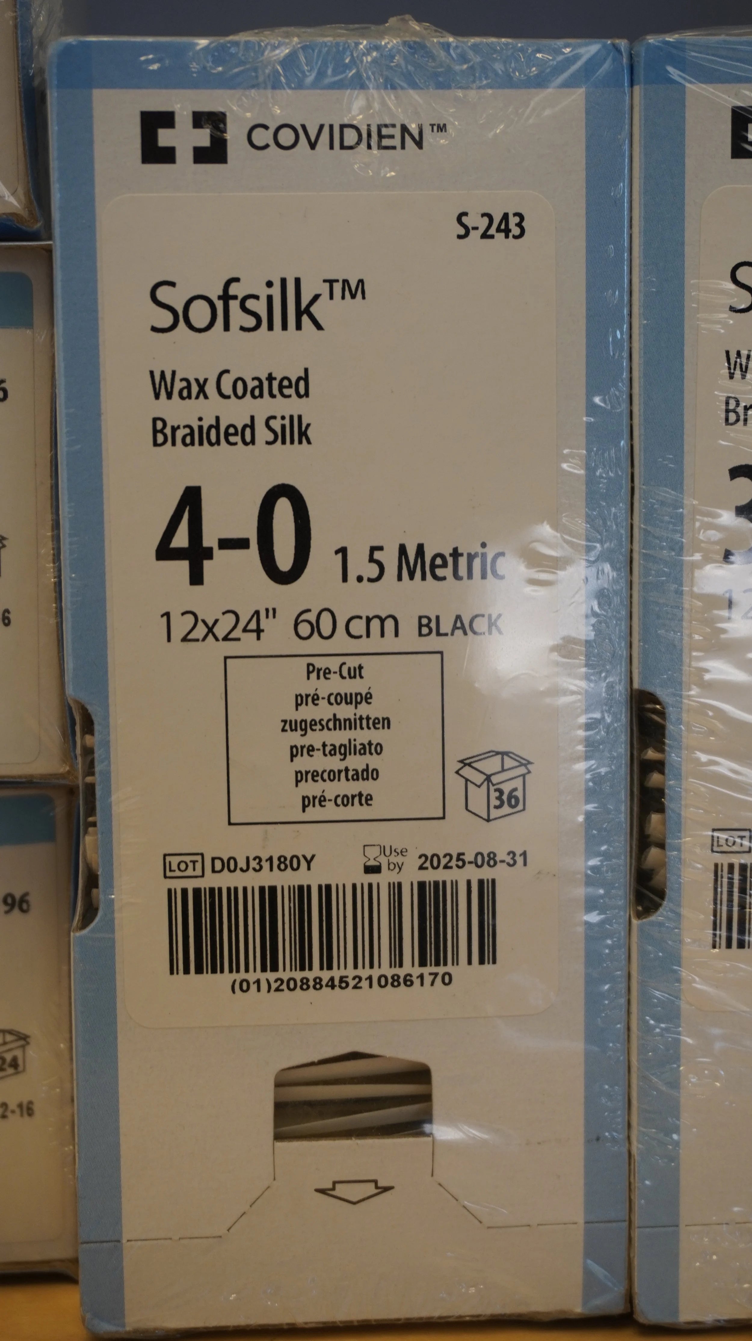 Covidien | S-243 | Sofsilk Wax Coated Braided Silk 4-0 1.5 Metric 12x24" 60cm BLACK