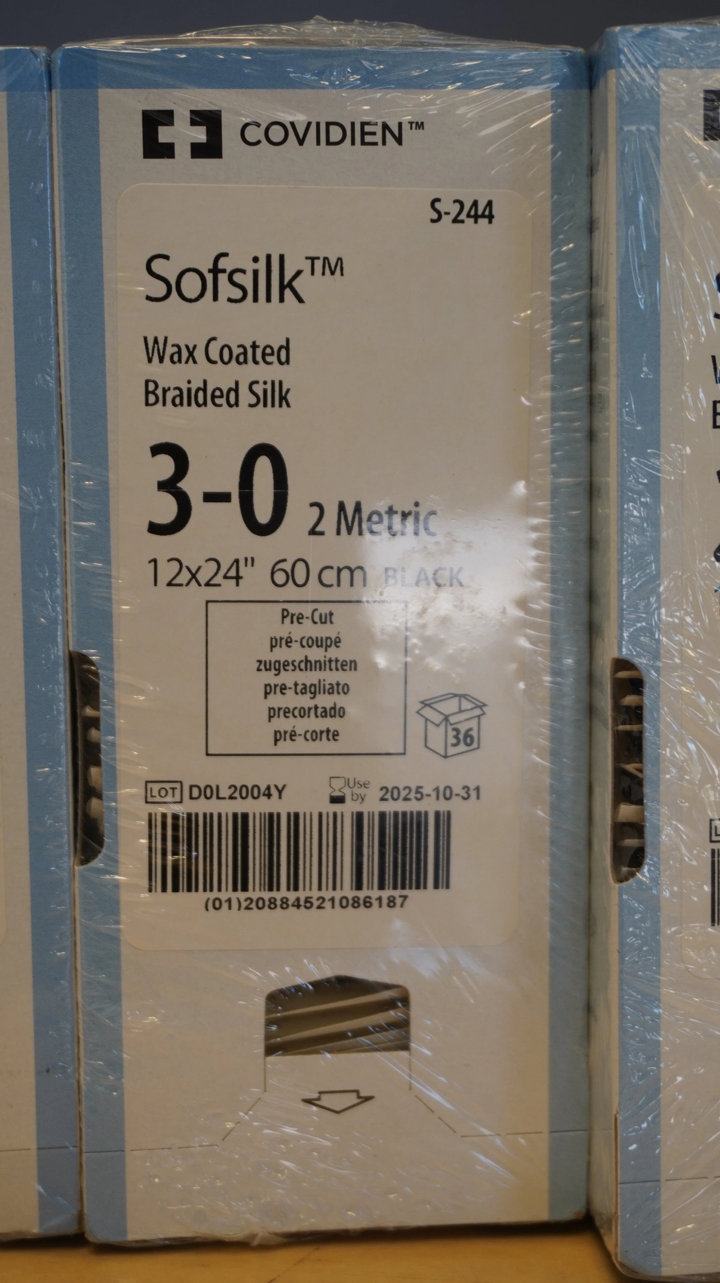 Covidien | S-244 | Sofsilk Wax Coated Braided Silk 3-0 1.5 Metric 12x24" 60cm BLACK