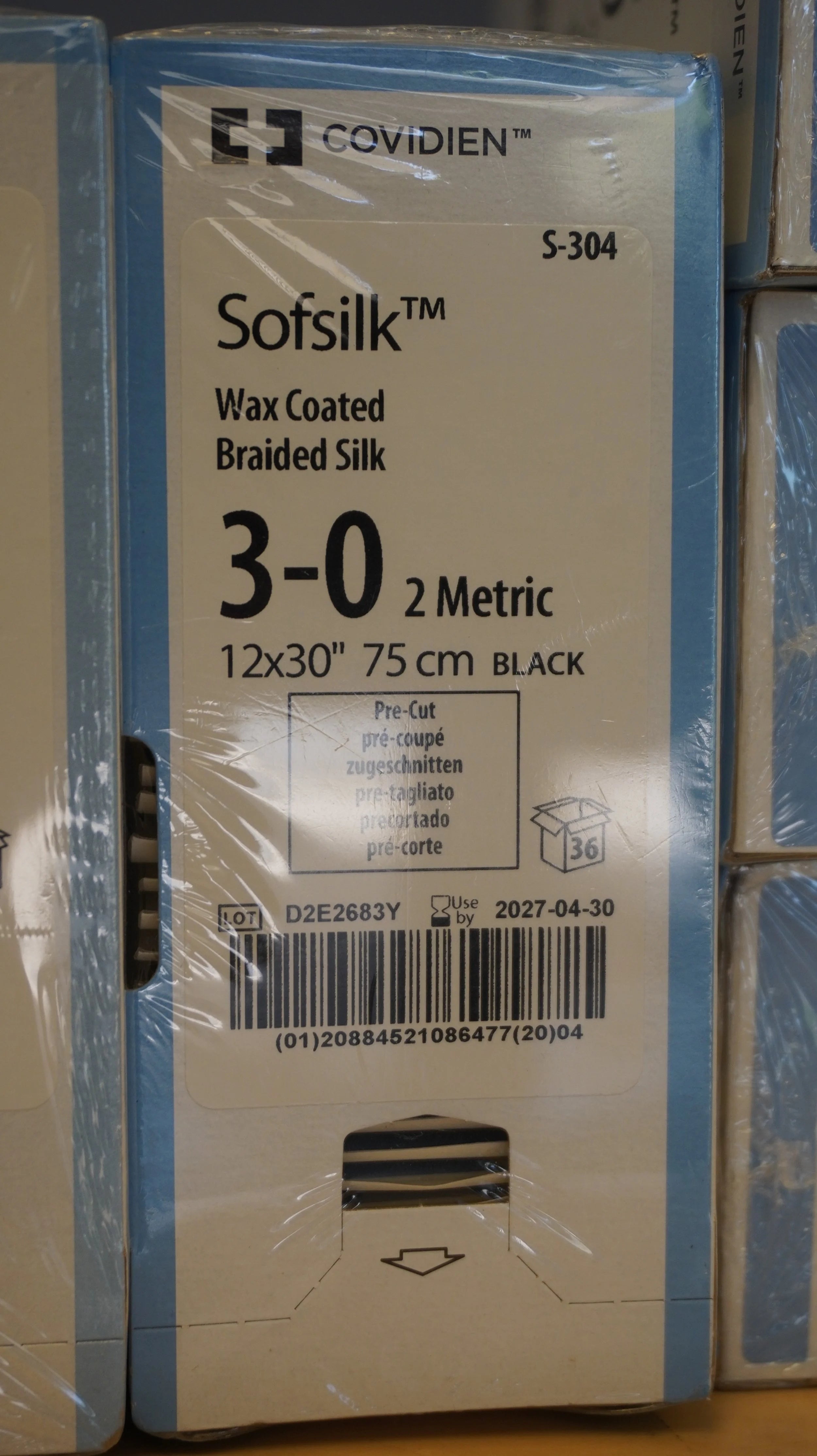 Covidien | S-304 | Sofsilk Wax Coated Braided Silk 3-0 2 Metric 12x30" 75cm BLACK
