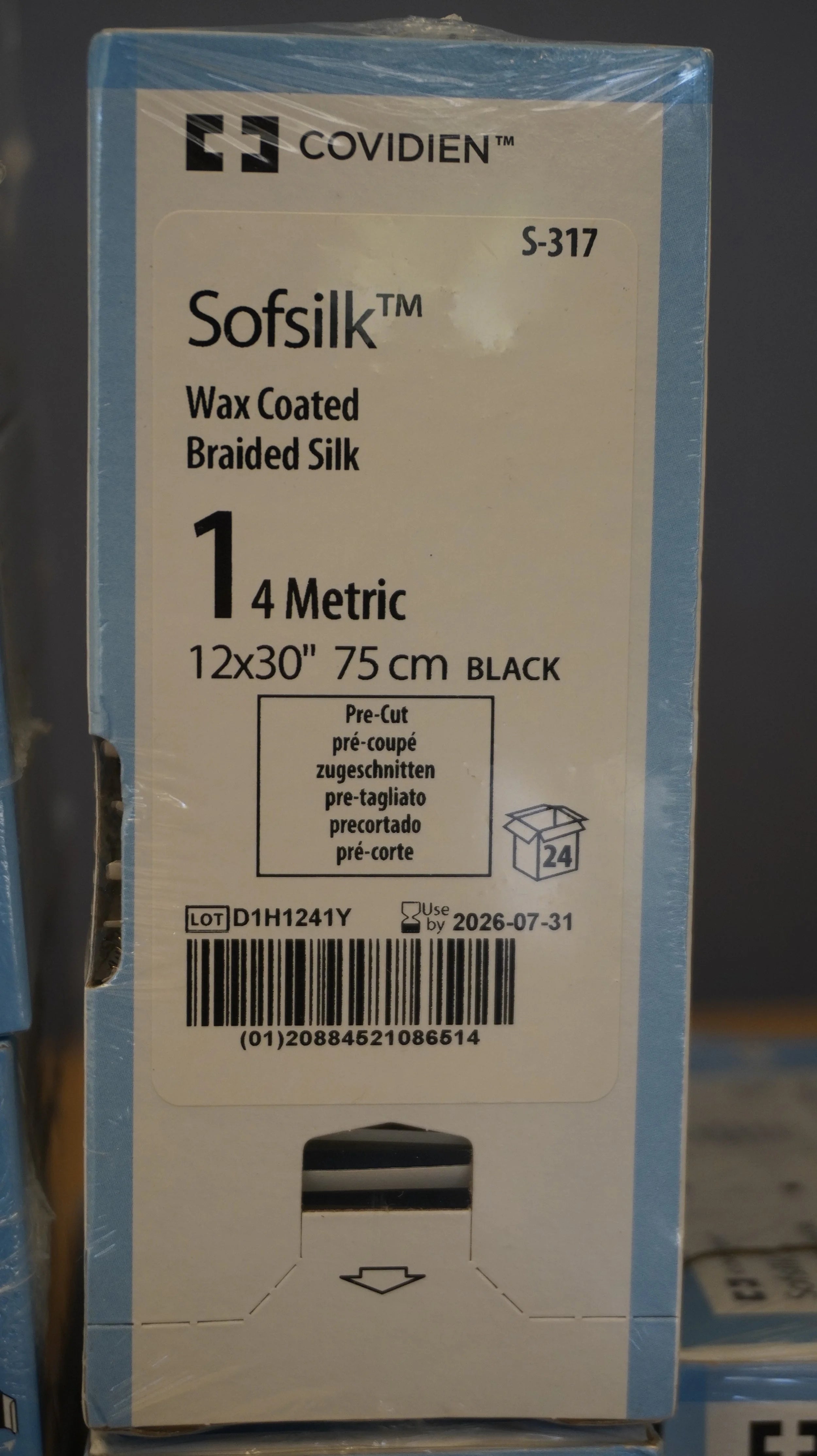 Covidien | S-317 | Sofsilk Wax Coated Braided Silk 1 4 Metric 12x30" 75cm BLACK