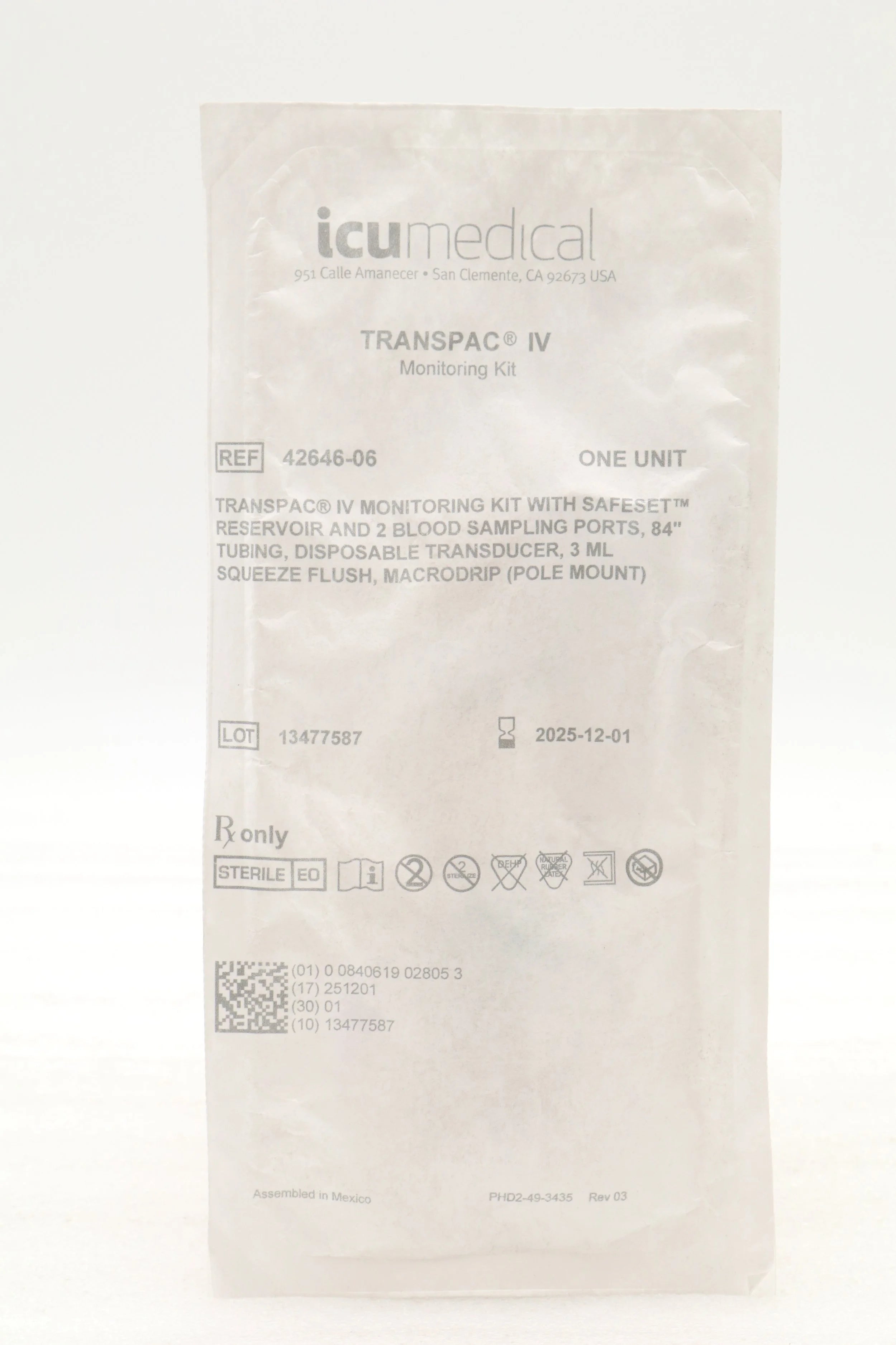 ICU Medical | 42646-06 | Transpac IV Monitoring Kit with 2 SafeSet Reservoirs, 2 Blood Sampling Ports, 84" Tubing, Disposable Transducer, 3 mL Squeeze Flush Device and Pole-Mount Macrodrip