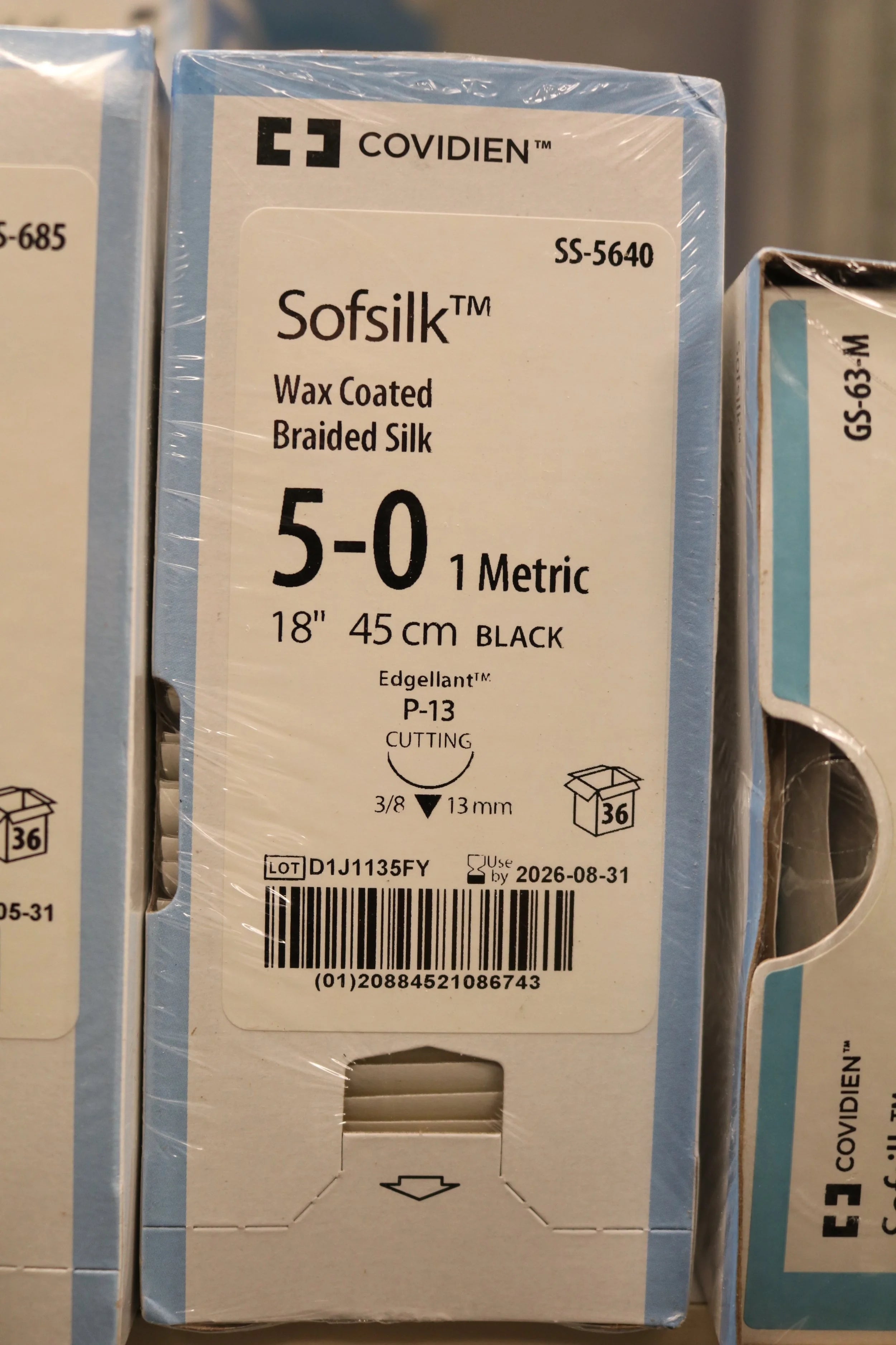 Covidien | SS-5640 | Softsilk Wax Coated Braided Silk 5-0 1 Metric 18" 45cm BLACK