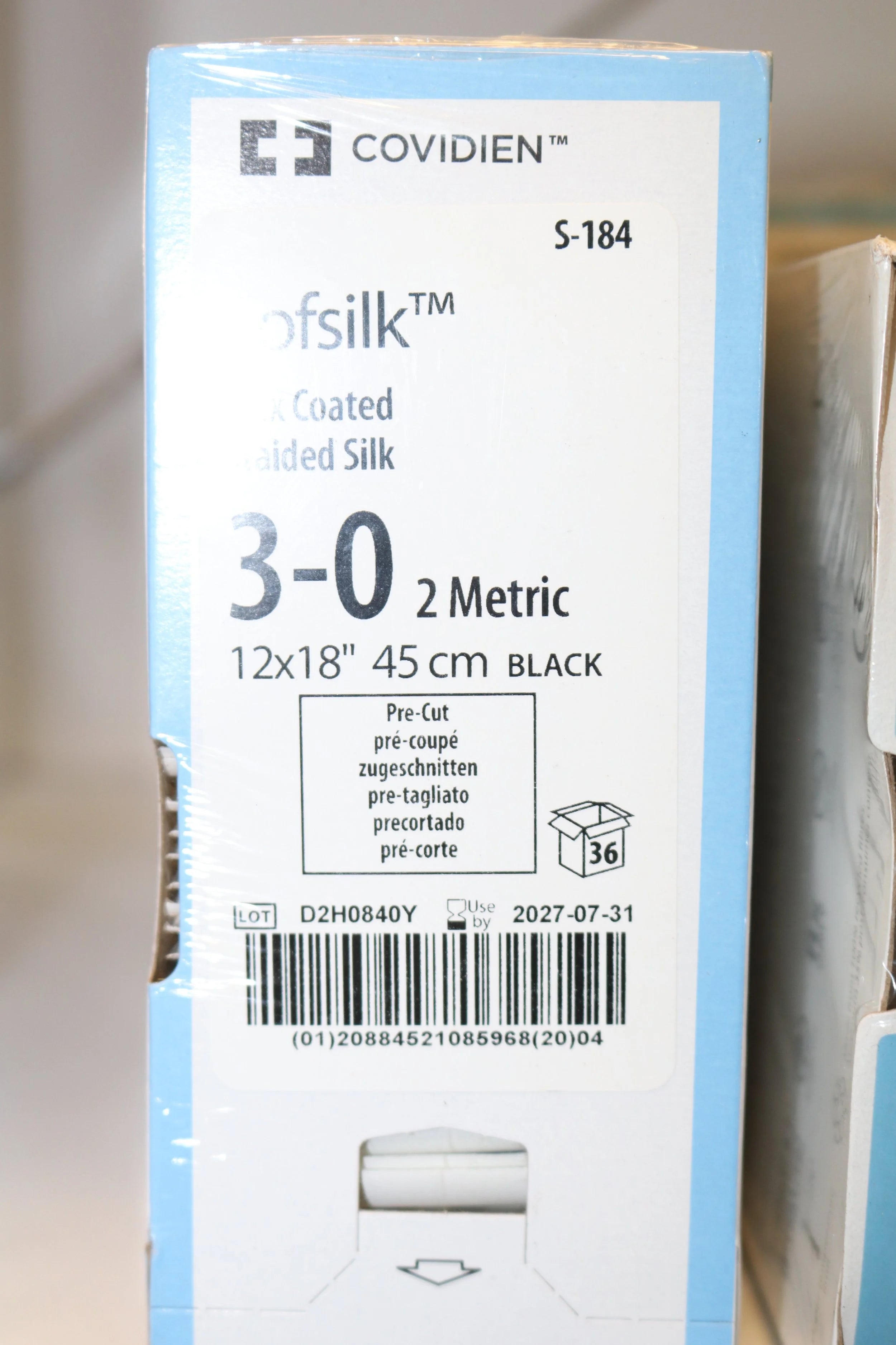 Covidien | S-184 | Softsilk Wax Coated Braided Silk 3-0 2 Metric 12x18" 45cm BLACK