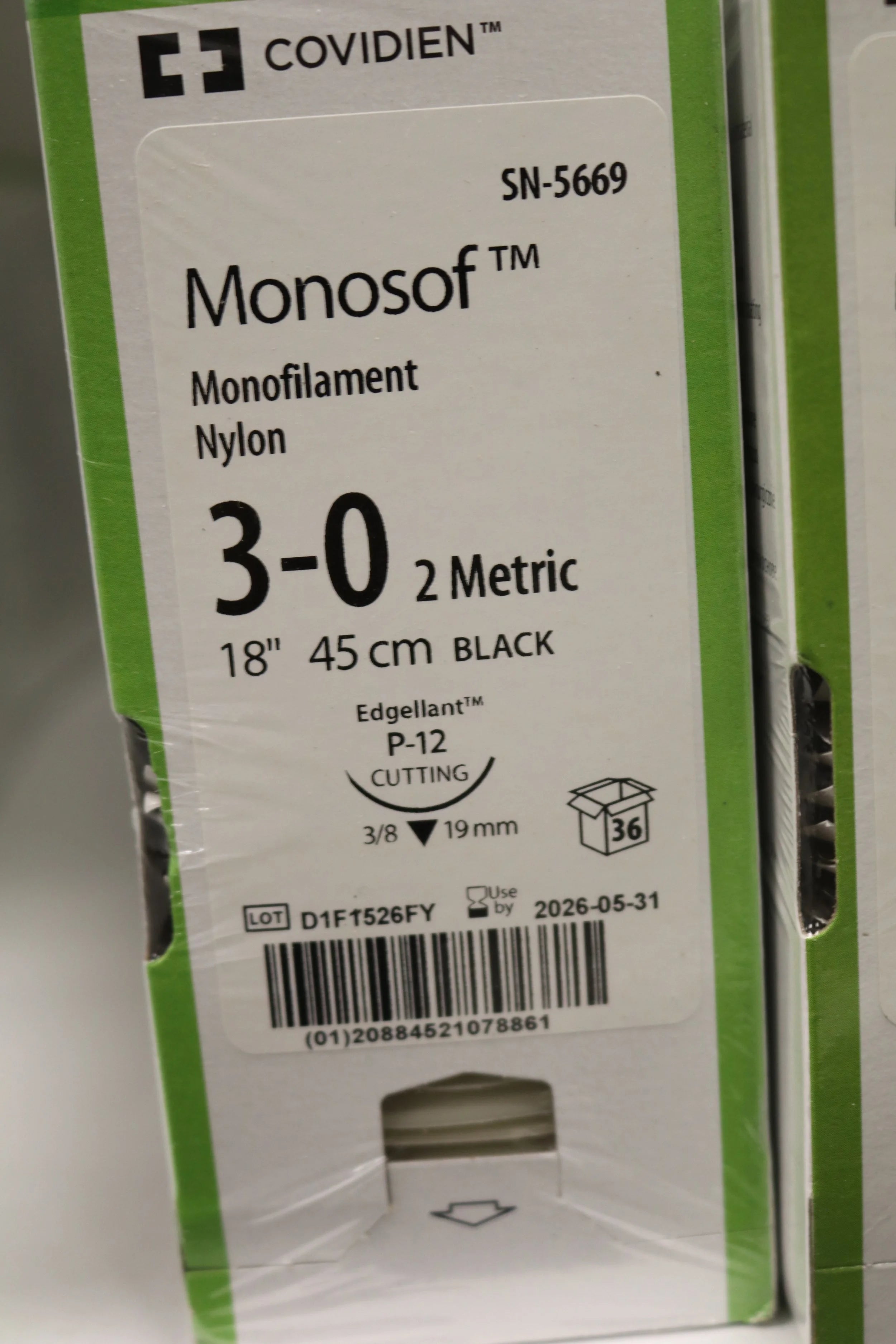 Covidien | SN-5669 | Monosof Monofilament Nylon 3-0 2 Metric 18" 45cm BLACK