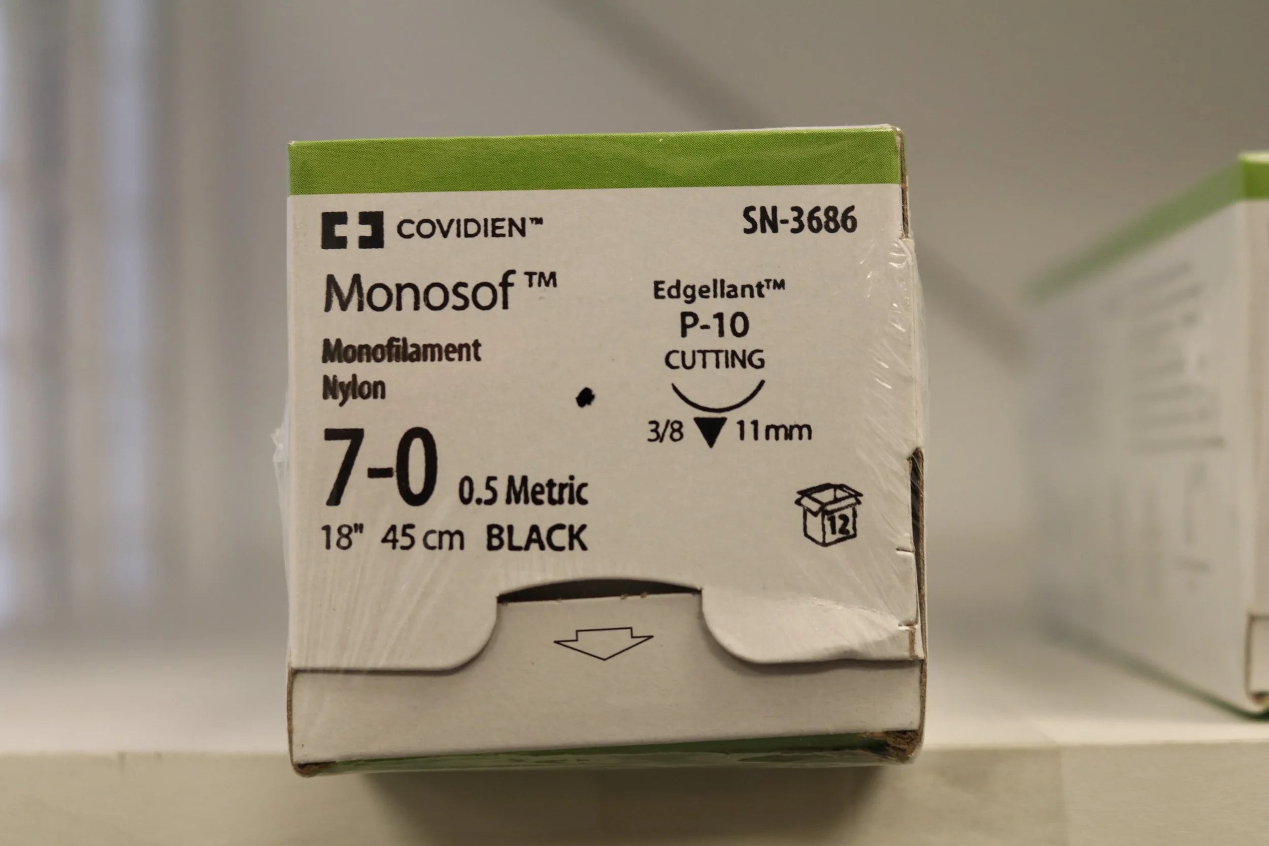 Covidien | SN-3686 | Monosof Monofilament Nylon 7-0 0.5 Metric 18" 45cm BLACK