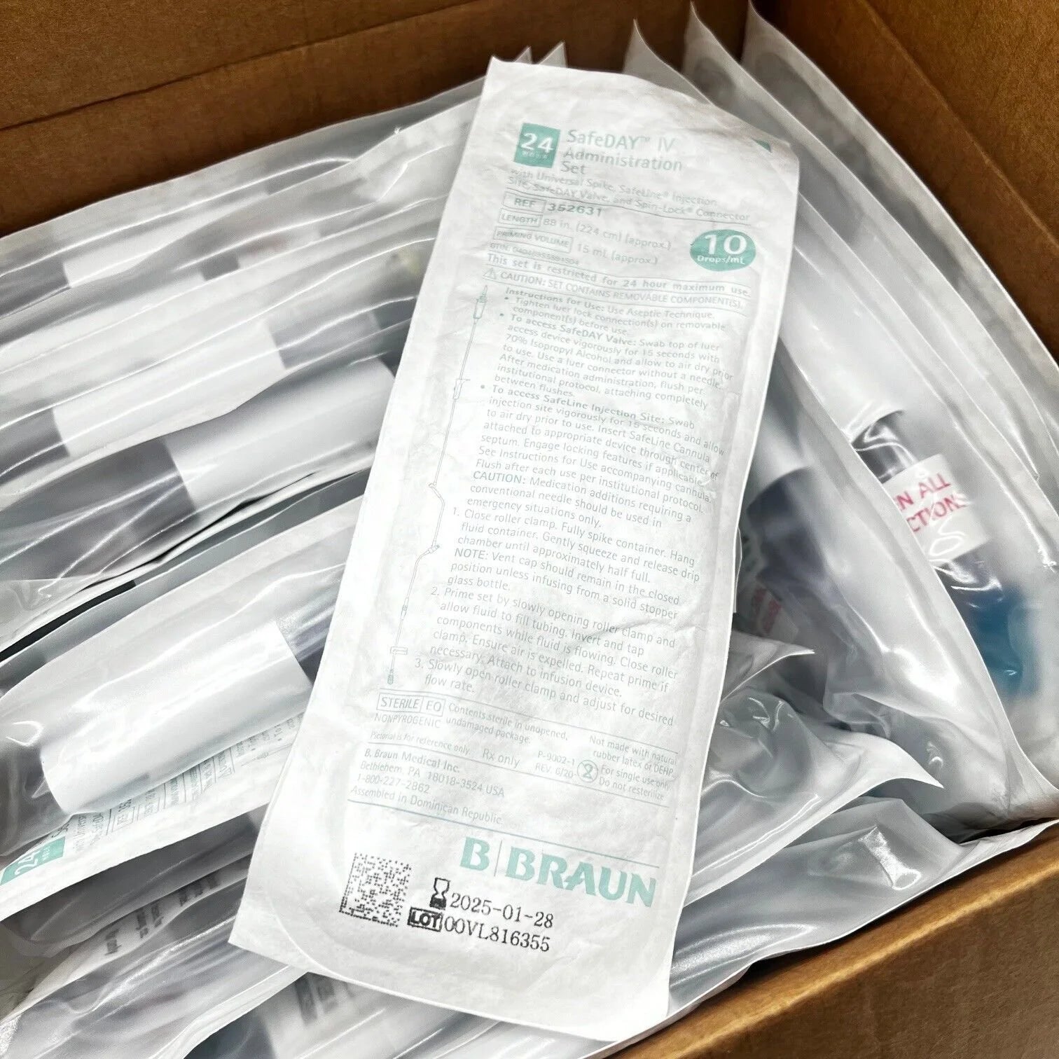 B Braun | 352631 | Primary IV Administration Set with Extension Set SafeDay™ Gravity 2 Ports 10 Drops / mL Drip Rate Without Filter 88 Inch Tubing Solution